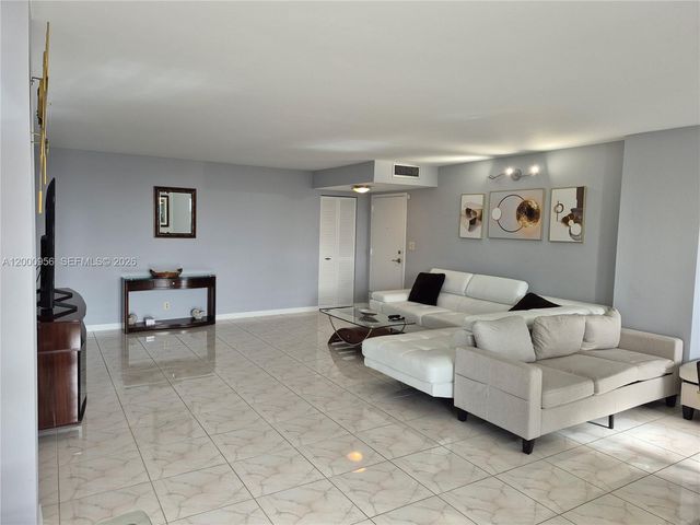1912 S Ocean Dr 17C, Hallandale Beach, FL 33009