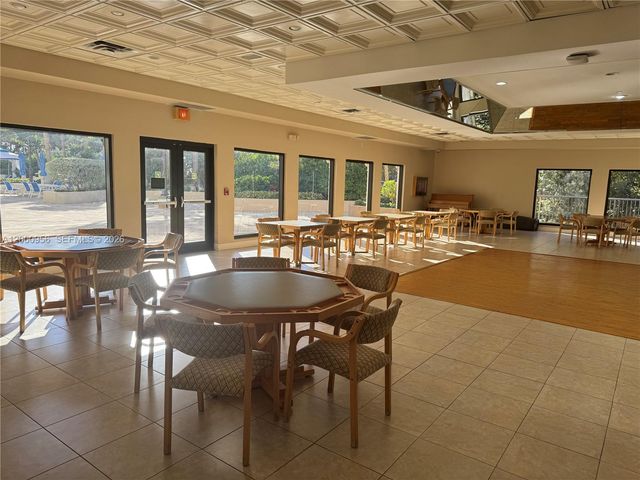 1912 S Ocean Dr 17C, Hallandale Beach, FL 33009