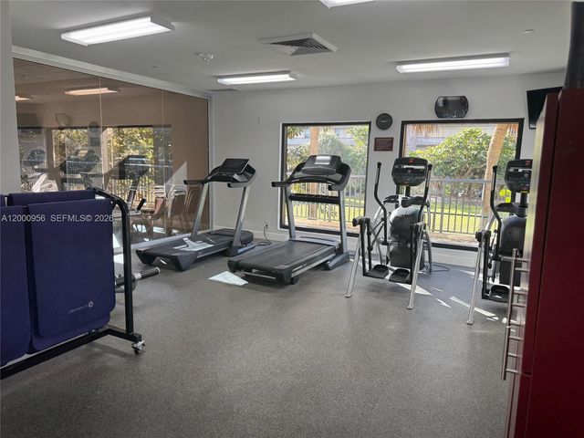 1912 S Ocean Dr 17C, Hallandale Beach, FL 33009