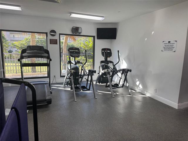 1912 S Ocean Dr 17C, Hallandale Beach, FL 33009