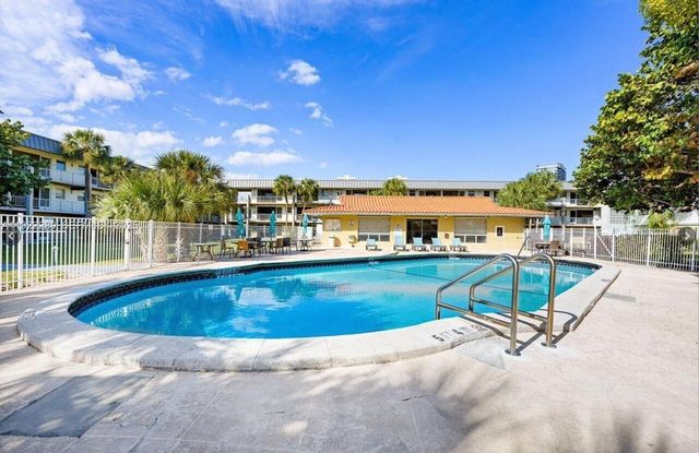 300 Layne Blvd 303, Hallandale Beach, FL 33009