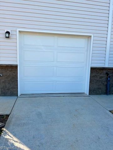 103 Slope Lane, Advance, NC 27006