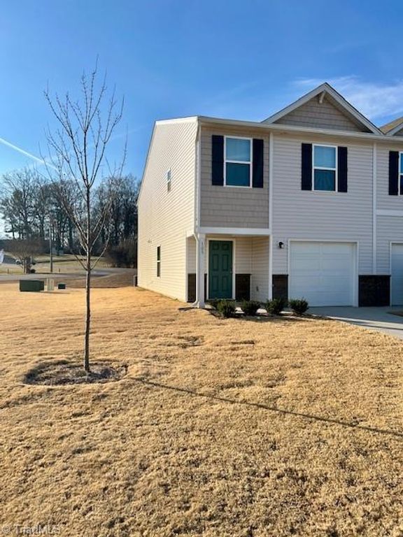 103 Slope Lane, Advance, NC 27006