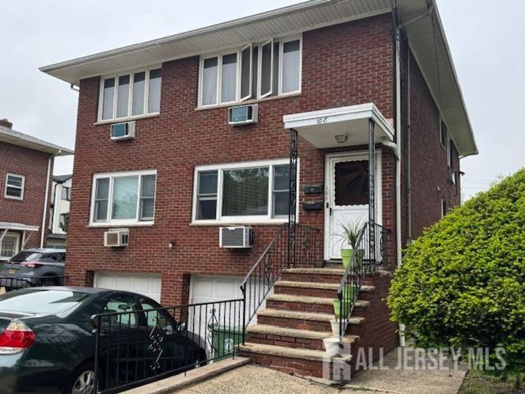 108 W Stimpson Avenue 2ndFl, Linden, NJ 07036