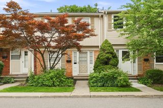 5141 Buckingham Place Drive, City Of Troy, MI 48098