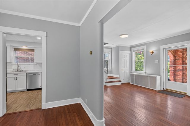 5735 Pocusset St, Squirrel Hill, PA 15217