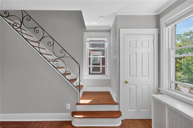 5735 Pocusset St, Squirrel Hill, PA 15217