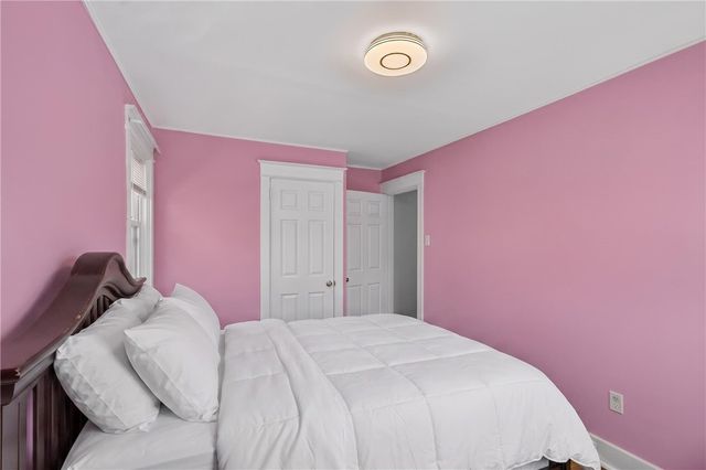 5735 Pocusset St, Squirrel Hill, PA 15217