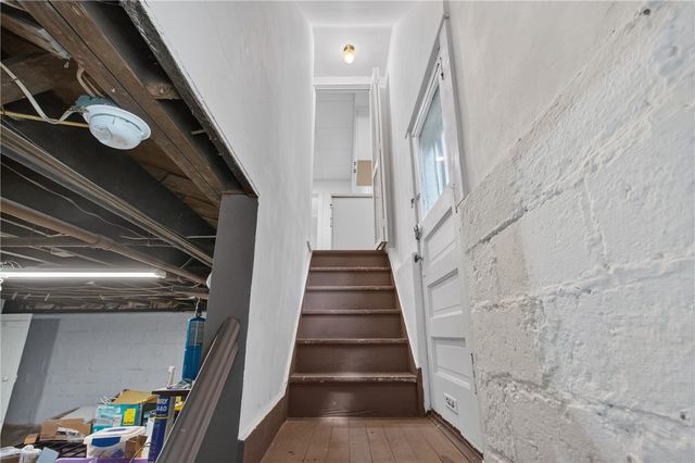 5735 Pocusset St, Squirrel Hill, PA 15217