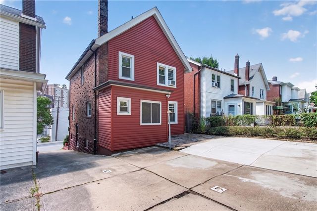 5735 Pocusset St, Squirrel Hill, PA 15217