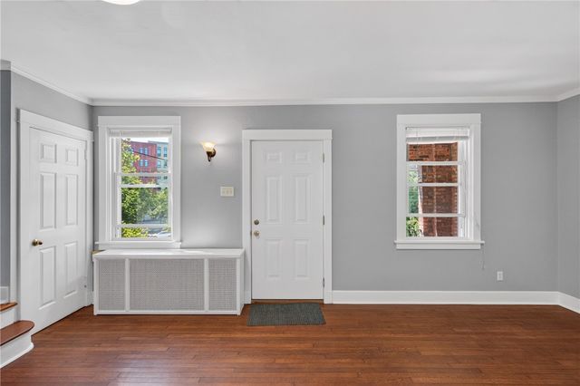 5735 Pocusset St, Squirrel Hill, PA 15217