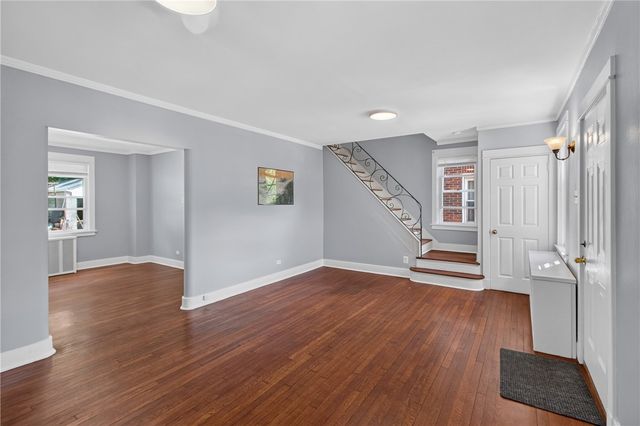 5735 Pocusset St, Squirrel Hill, PA 15217