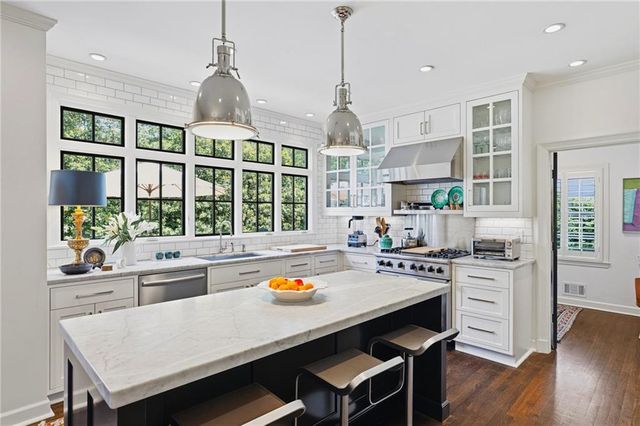 3346 Valley Road NW, Atlanta, GA 30305