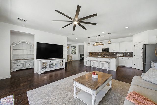 3319 W FAWN Drive, Laveen, AZ 85339