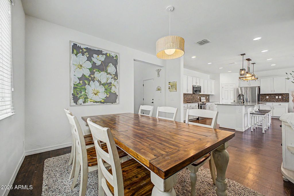Image 12 of property listing at 3319 W FAWN Drive, Laveen, AZ 85339