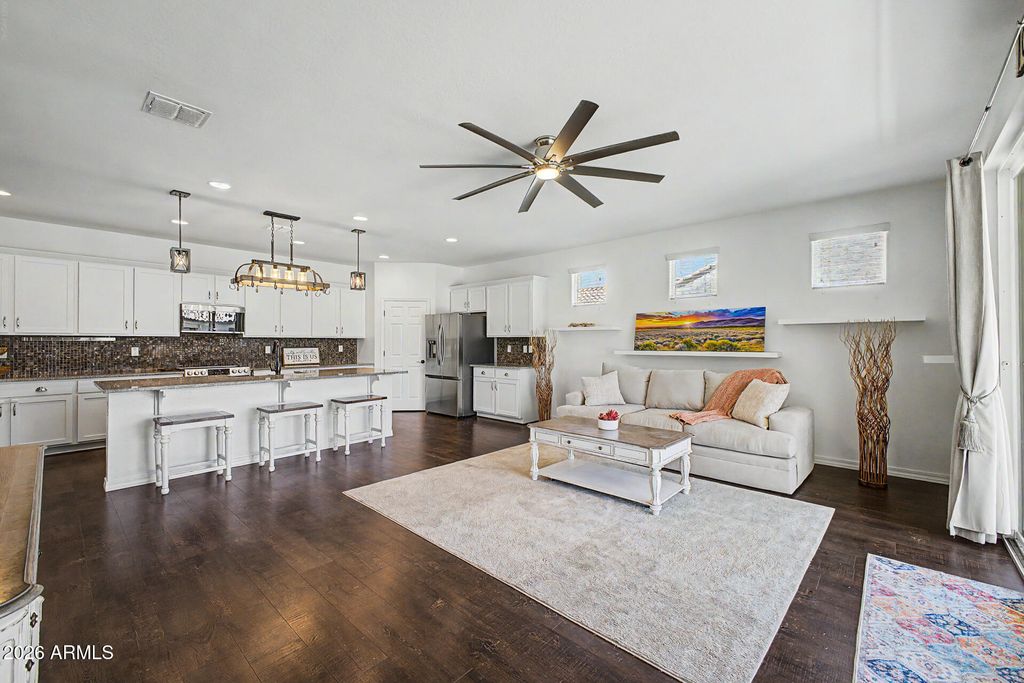 Image 14 of property listing at 3319 W FAWN Drive, Laveen, AZ 85339