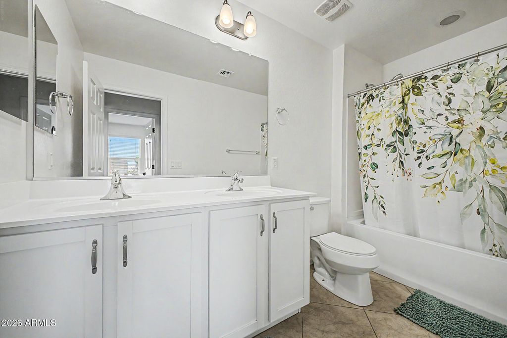 Image 27 of property listing at 3319 W FAWN Drive, Laveen, AZ 85339