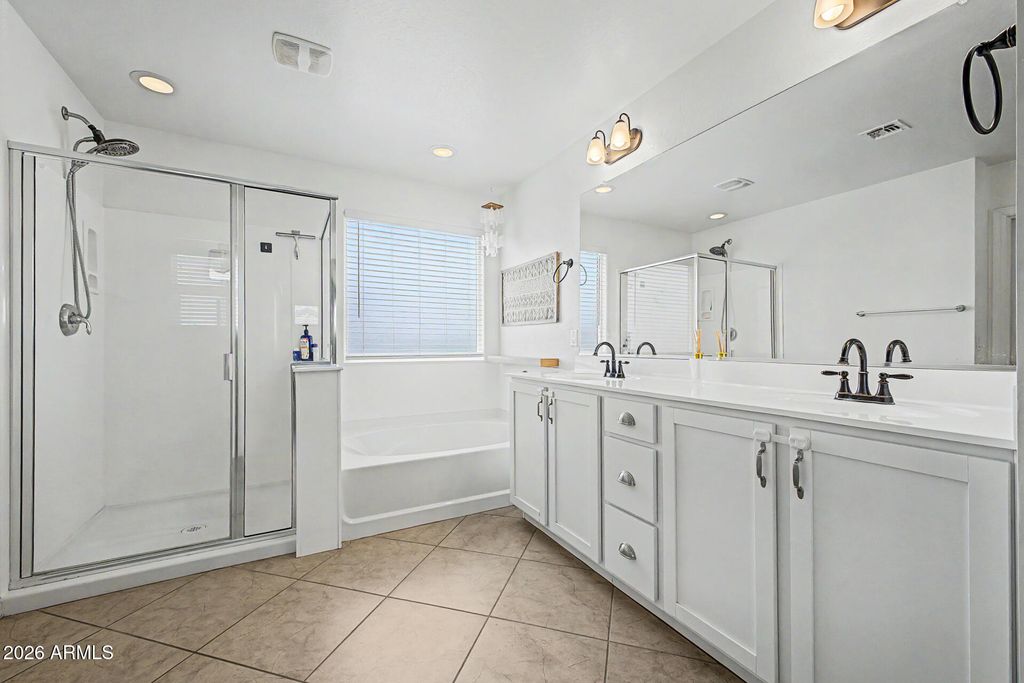 Image 34 of property listing at 3319 W FAWN Drive, Laveen, AZ 85339