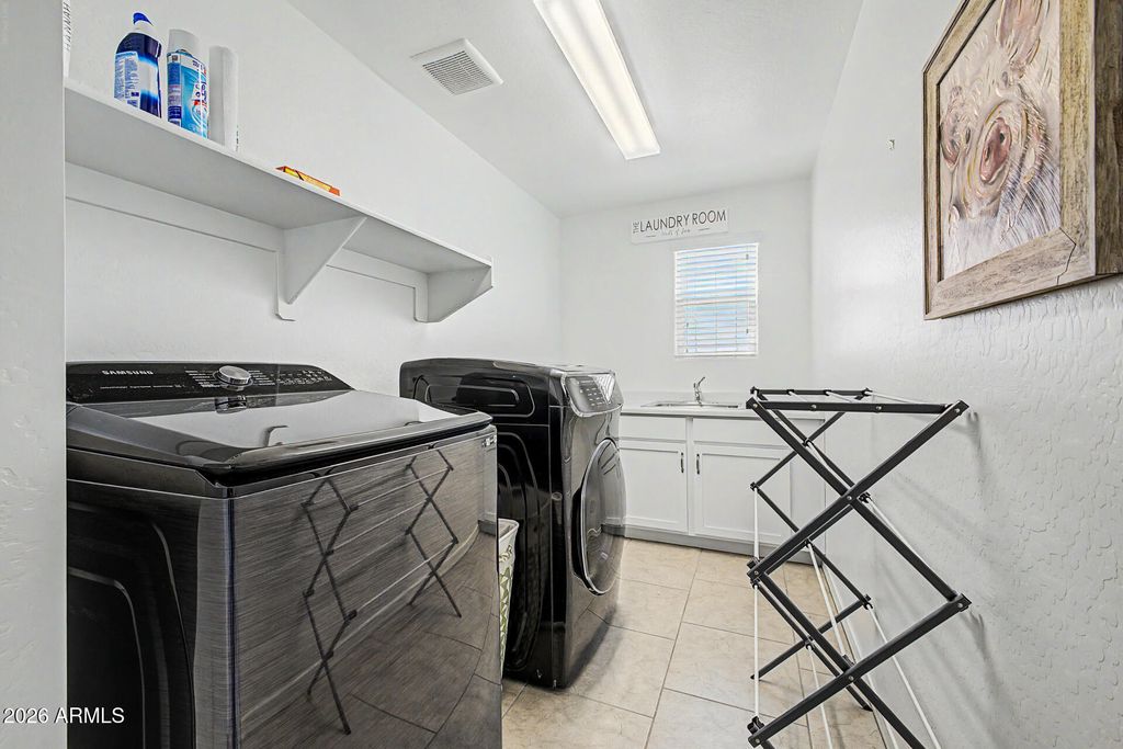 Image 39 of property listing at 3319 W FAWN Drive, Laveen, AZ 85339
