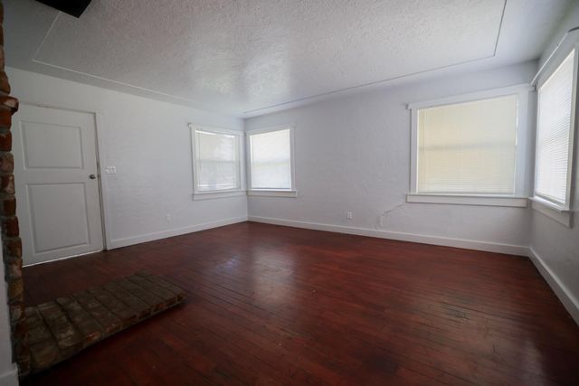 360 E 19th Street, Merced, CA 95340