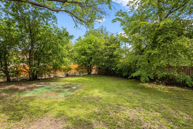 8033 Komalty Drive, Dallas, TX 75217