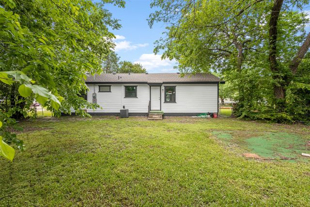 8033 Komalty Drive, Dallas, TX 75217