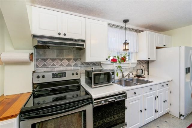 648 Mast Rd., Goffstown, NH 03102