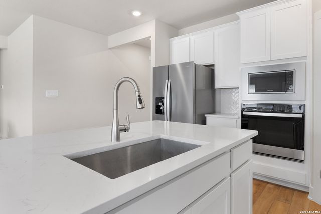 10726 Yellowtail, Boerne, TX 78006