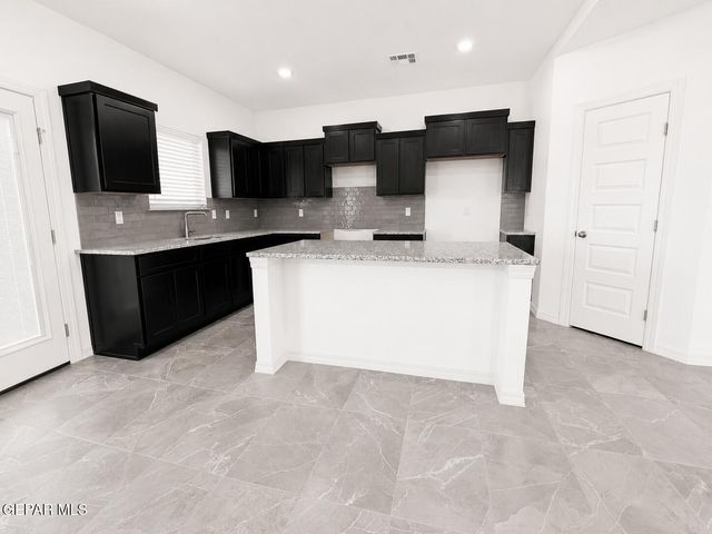 910 Andrew arroyos Drive, Socorro, TX 79927
