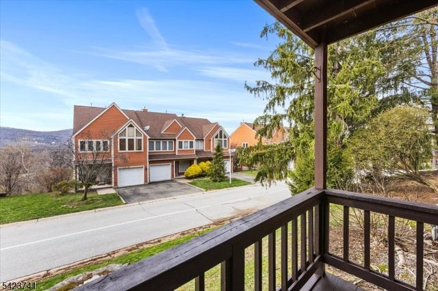 4 Alta Ct 5, Vernon Twp., NJ 07462