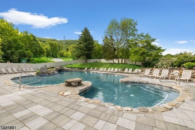 4 Alta Ct 5, Vernon Twp., NJ 07462