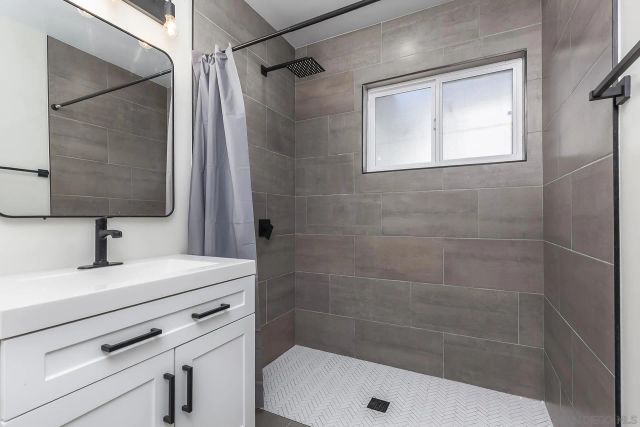 2549 Roseview Pl, San Diego, CA 92105