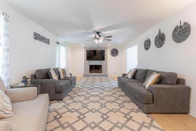 1122 Copperwood Drive, Hixson, TN 37343