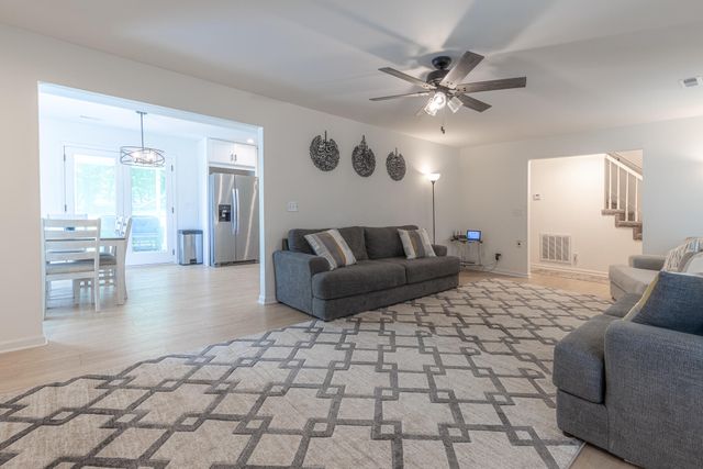1122 Copperwood Drive, Hixson, TN 37343