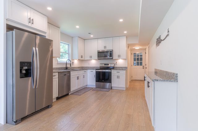 1122 Copperwood Drive, Hixson, TN 37343