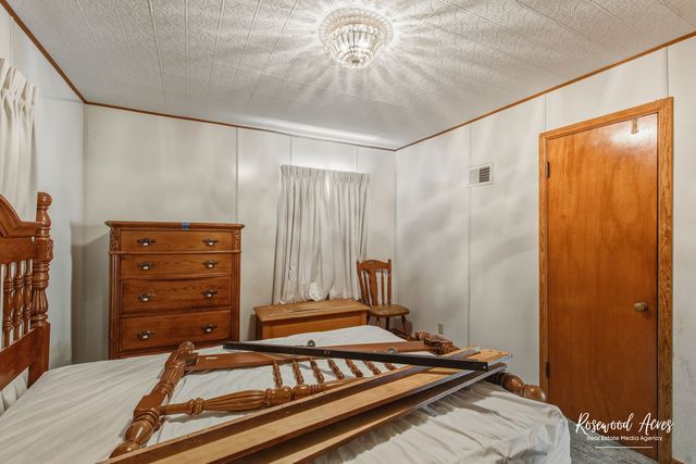 1221 E CHESTNUT Street, Kankakee, IL 60901