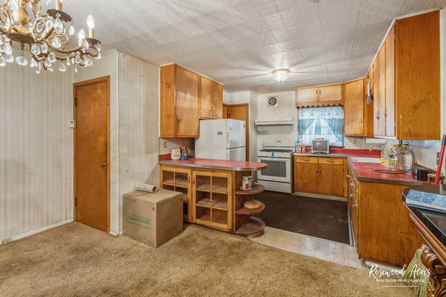 1221 E CHESTNUT Street, Kankakee, IL 60901