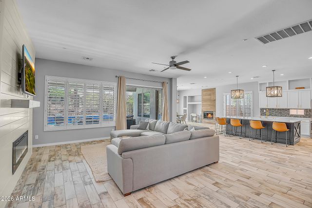41003 N CONGRESSIONAL Drive, Anthem, AZ 85086