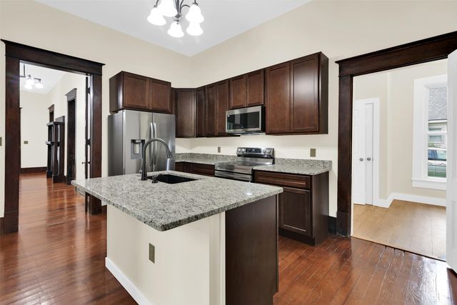 1219 S Travis Street, Sherman, TX 75090