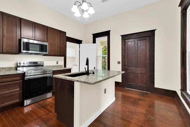1219 S Travis Street, Sherman, TX 75090