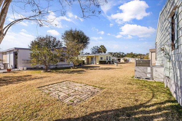 1020 DUSTIN DRIVE, Lady Lake, FL 32159