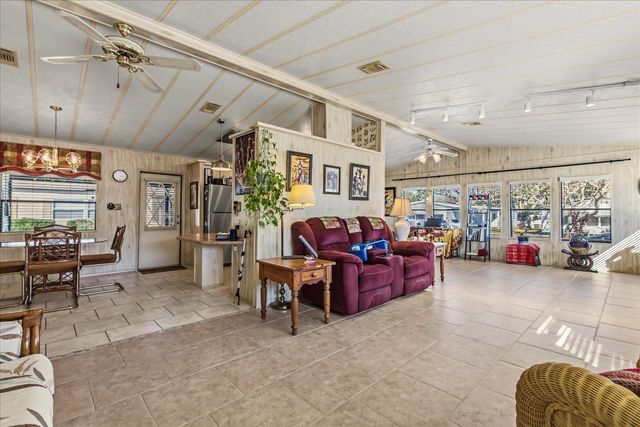 1020 DUSTIN DRIVE, Lady Lake, FL 32159