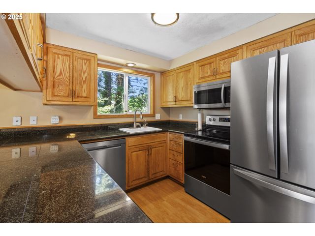 589 Ne WESTVIEW Ln, Estacada, OR 97023