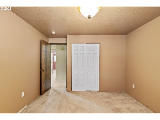 589 Ne WESTVIEW Ln, Estacada, OR 97023