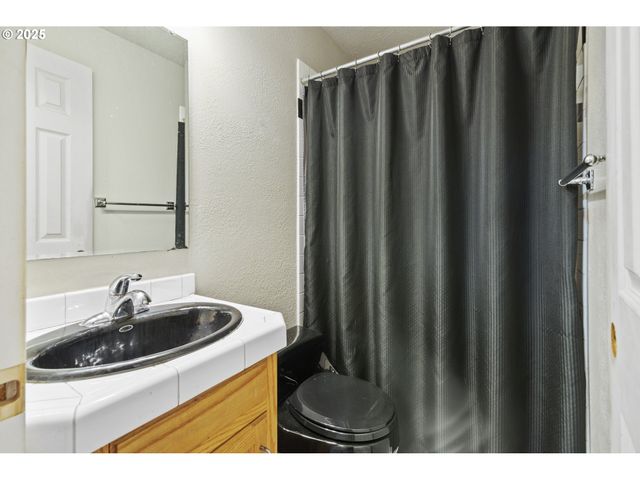 589 Ne WESTVIEW Ln, Estacada, OR 97023