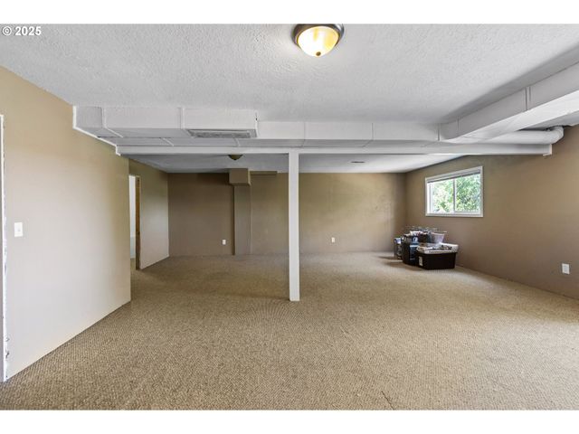 589 Ne WESTVIEW Ln, Estacada, OR 97023