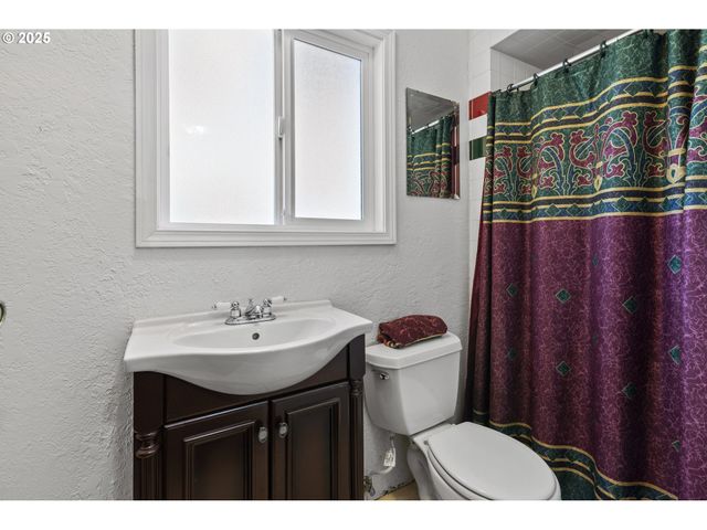 589 Ne WESTVIEW Ln, Estacada, OR 97023