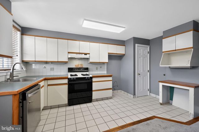 3102 WELLINGTON ST, Philadelphia, PA 19149