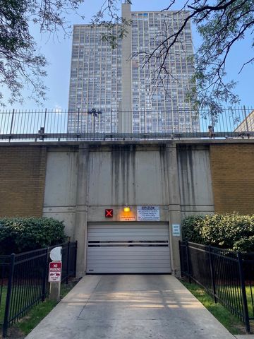 655 W Irving Park Road B70, Chicago, IL 60613