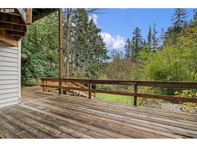 1867 Fircrest Dr, Eugene, OR 97403